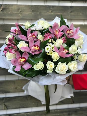 Букет цветов из: Розы и Хризантемы в Куйбышеве