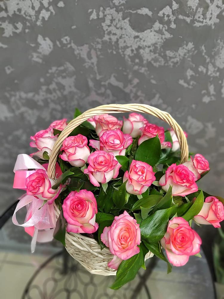 Цветочная композиция из Розы в корзине в Куйбышеве
