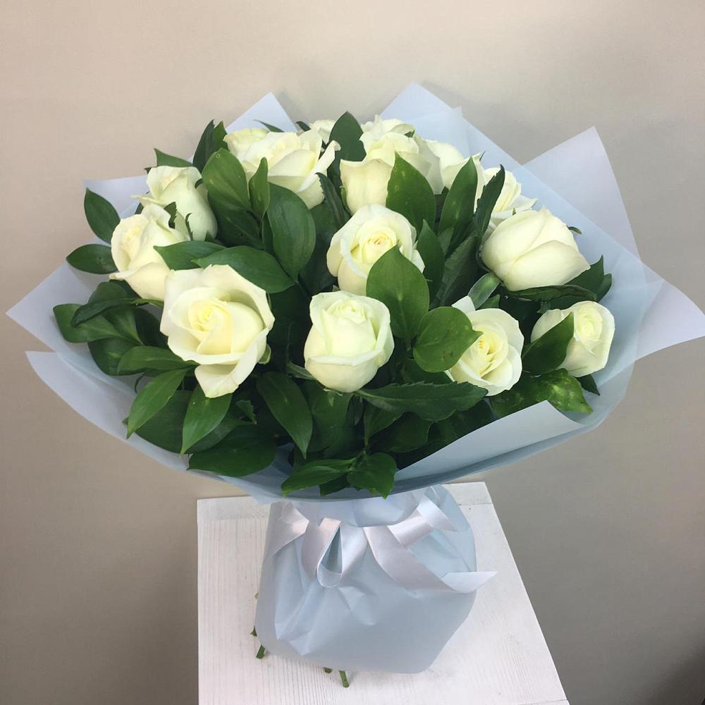 Букет 15 Белых роз Проуд в Куйбышеве