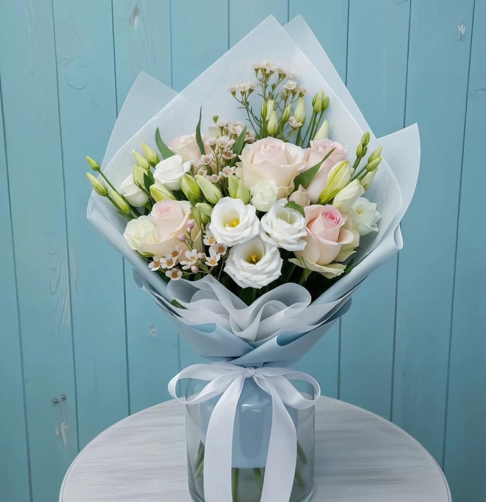 Букет цветов из: Розы и Лизиантусы в Куйбышеве