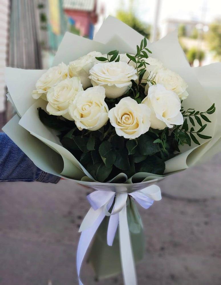 Букет Белые розы Проуд в Куйбышеве