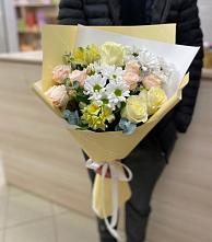 Букет цветов из:  Альстромерии, Розы и Хризантемы в Куйбышеве