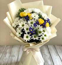 Букет цветов из:  Ирисы, Хризантемы и Розы #REPLACE_PRED# Куйбышеве