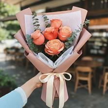 Букет цветов из:  Розы в Куйбышеве