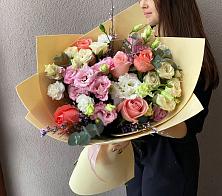 Букет цветов из:  Розы, Лизиантусы и Гвоздики в Куйбышеве