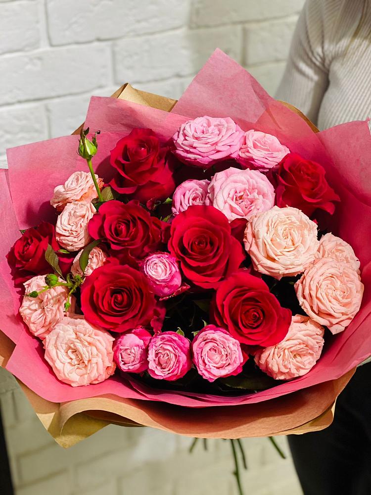 Букет цветов из: Розы в Куйбышеве