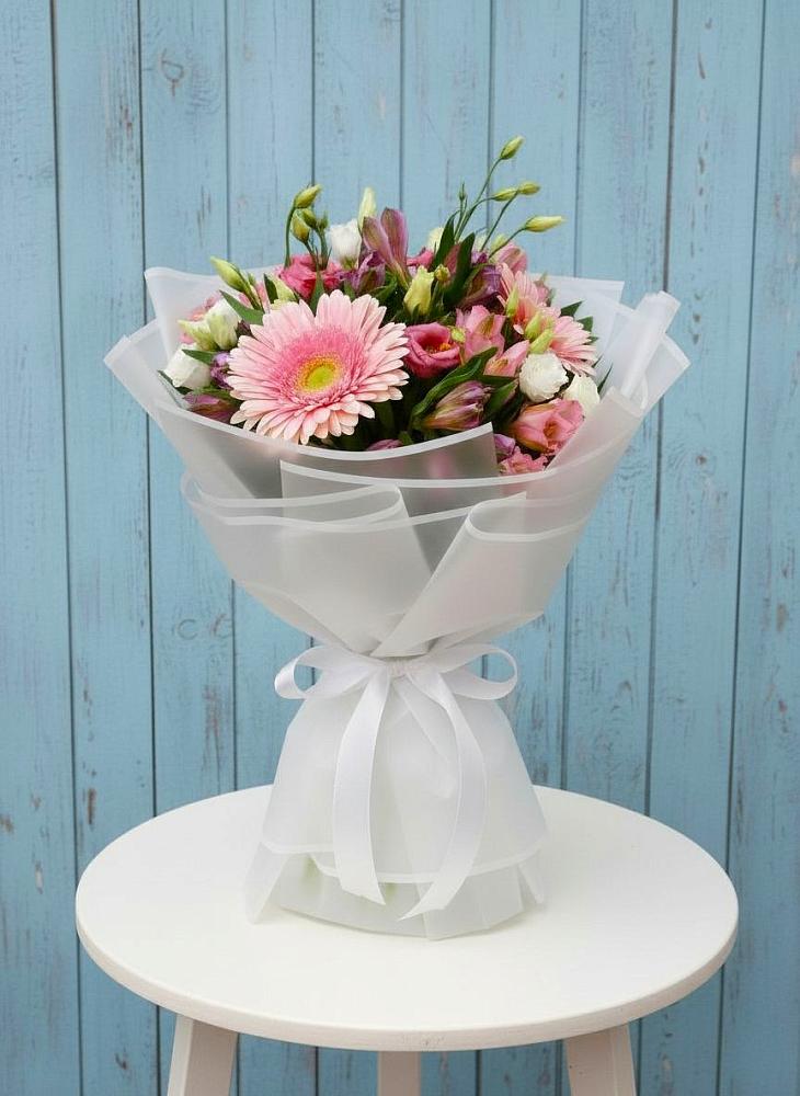 Букет цветов из: Герберы, Альстромерии и Лизиантусы в Куйбышеве