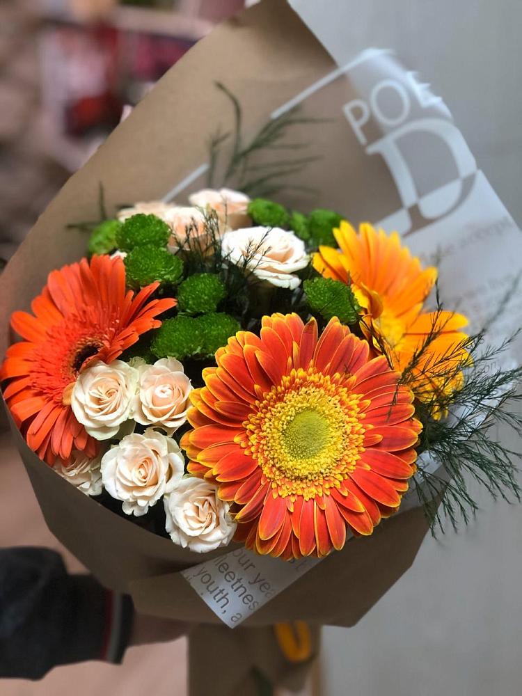 Букет цветов из: Герберы, Хризантемы и Розы в Куйбышеве