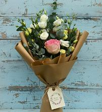 Букет цветов из:  Розы и Лизиантусы в Куйбышеве