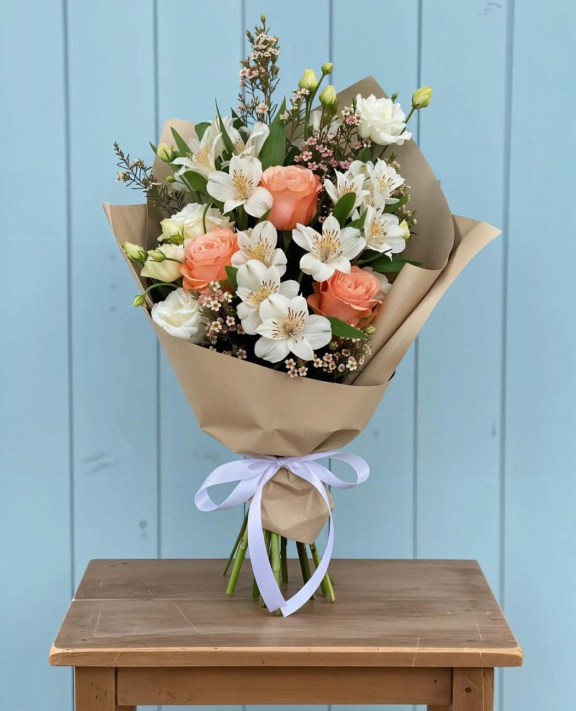 Букет цветов из: Альстромерии, Лизиантусы, Розы и Хризантемы в Куйбышеве